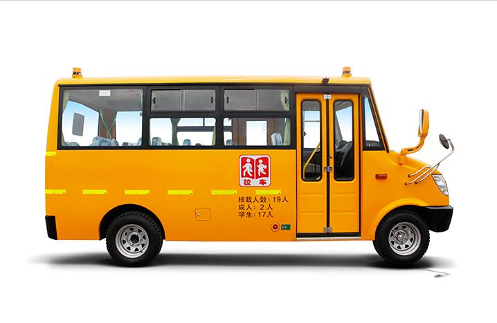 校車